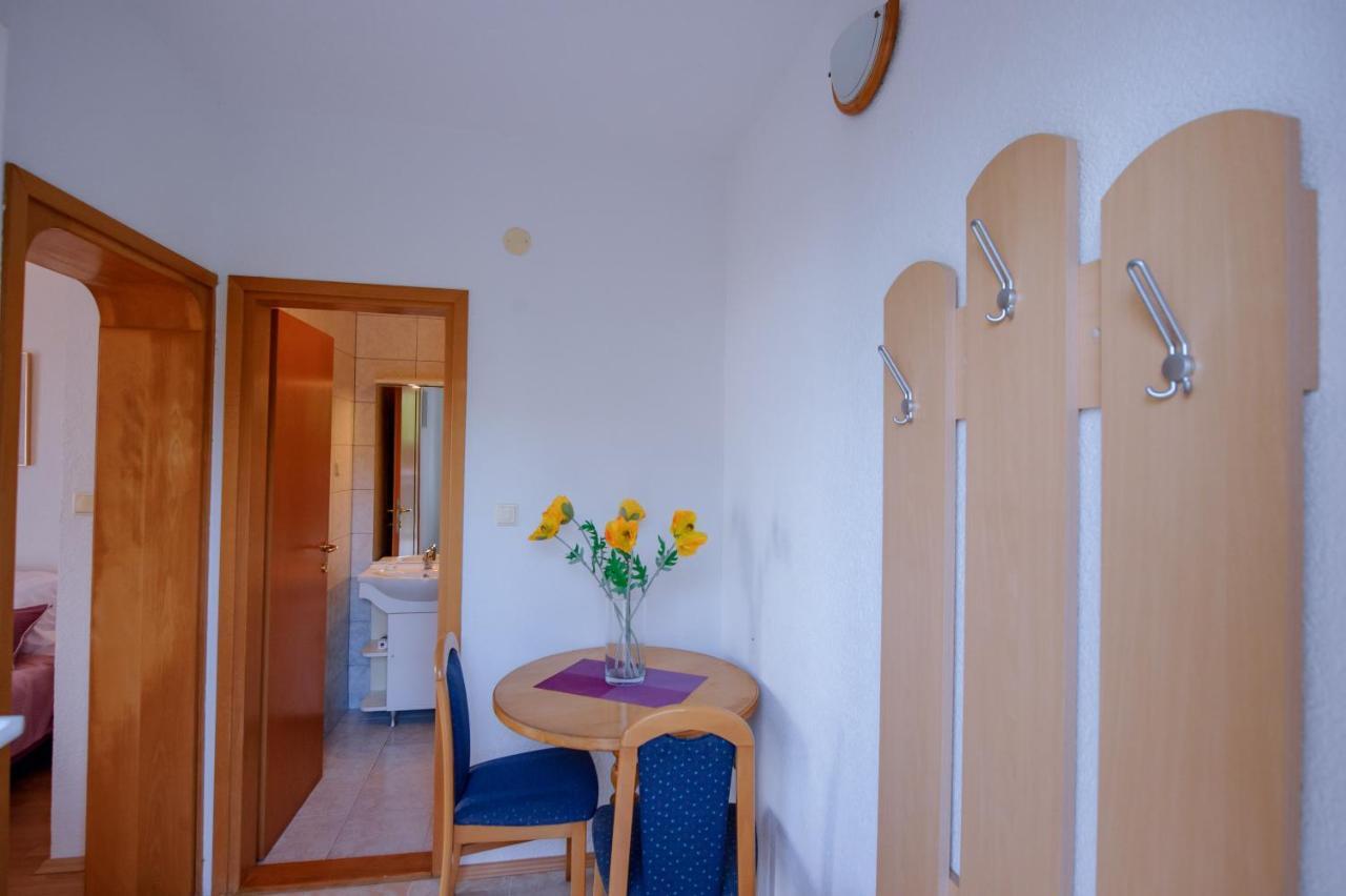 Pension Maric Rooms Брист Экстерьер фото