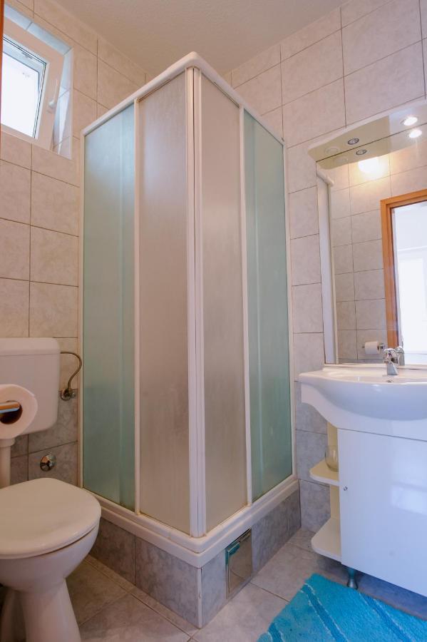 Pension Maric Rooms Брист Экстерьер фото